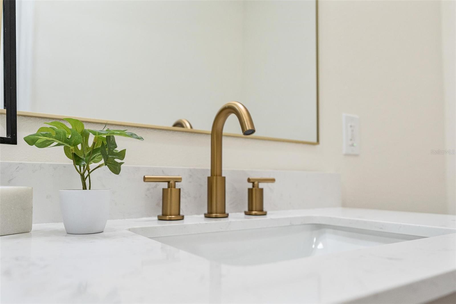 Image 31 of 49 For 812 Arlington Boulevard