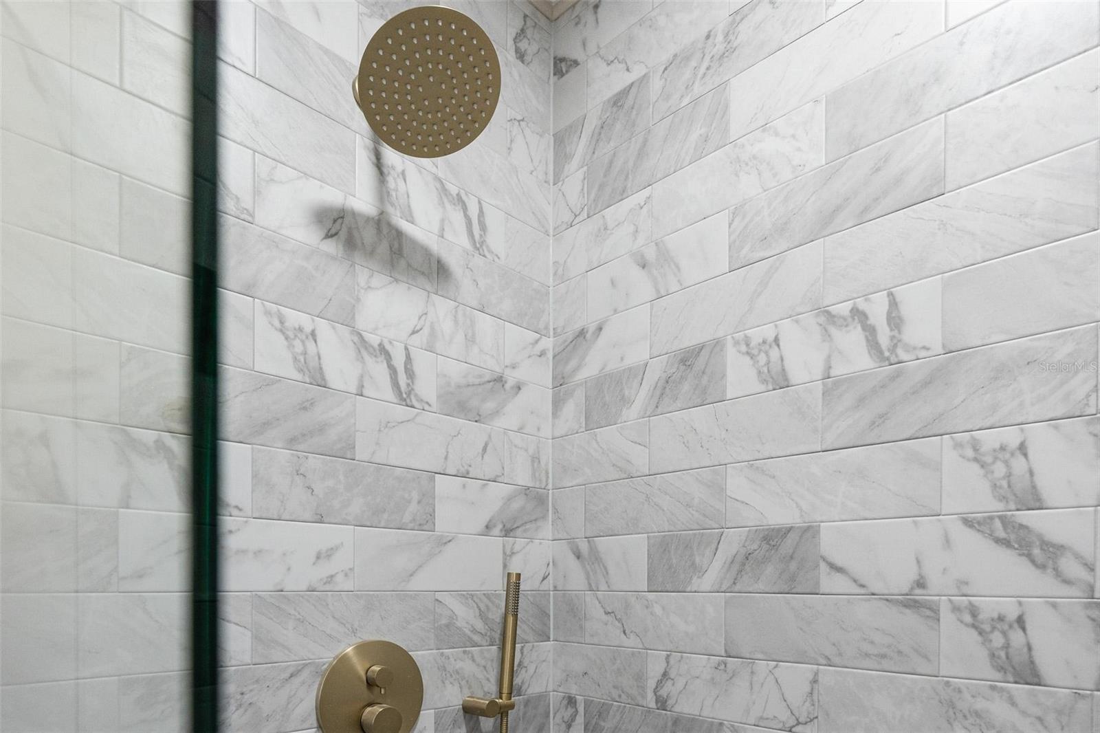 Image 33 of 49 For 812 Arlington Boulevard