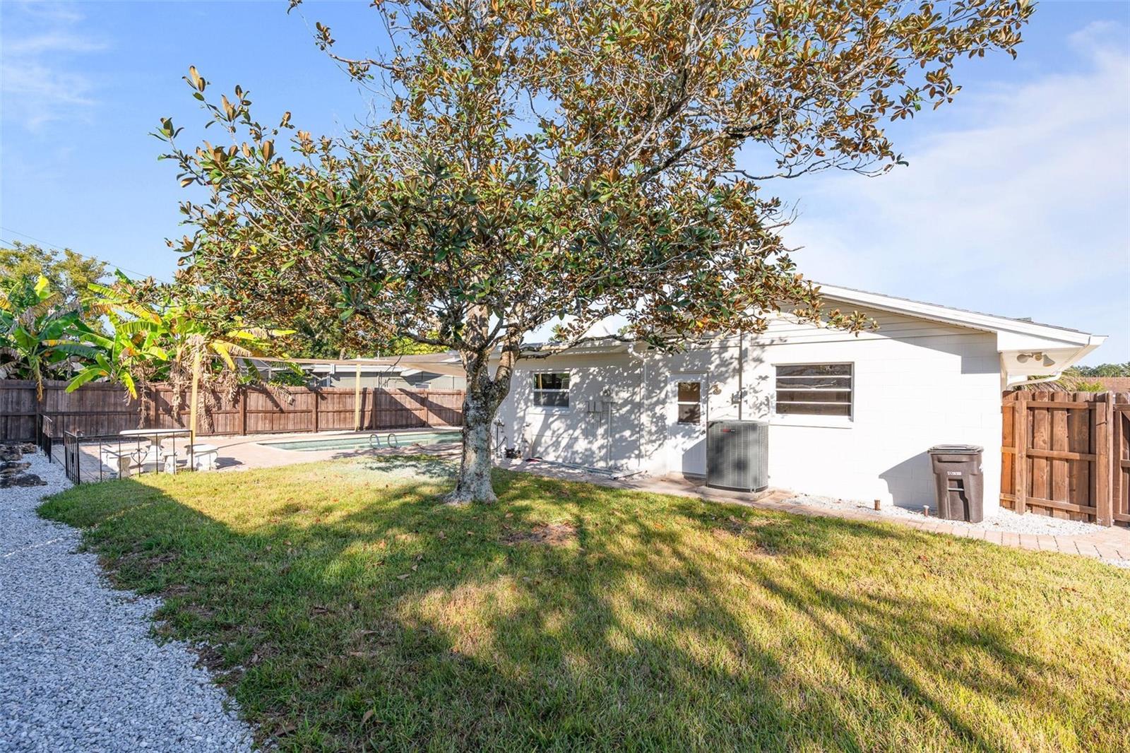 Image 38 of 49 For 812 Arlington Boulevard