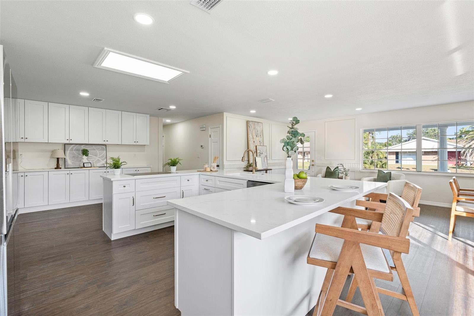 Image 4 of 49 For 812 Arlington Boulevard