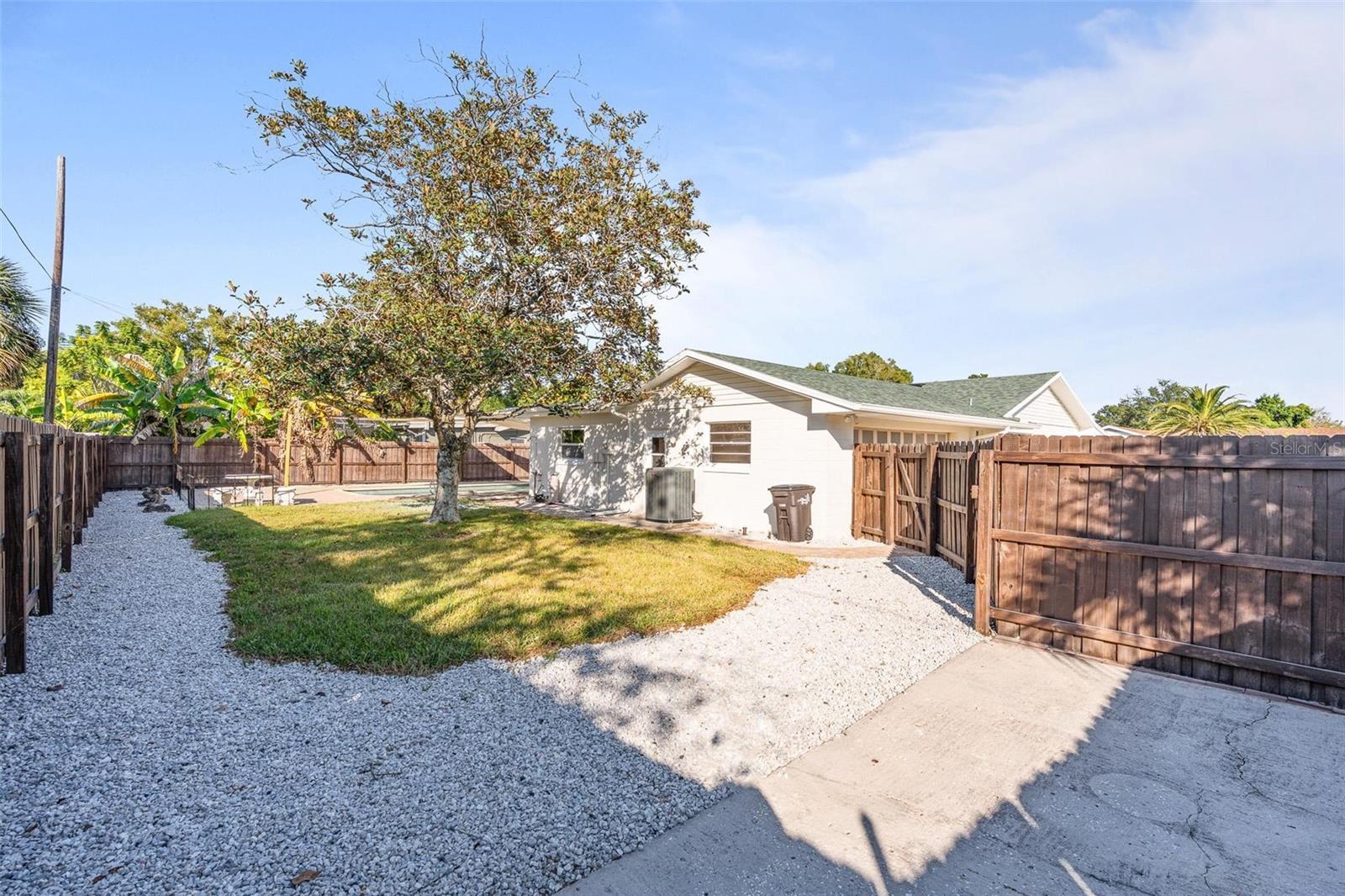 Image 40 of 49 For 812 Arlington Boulevard