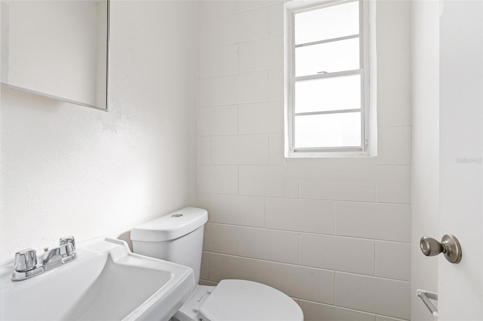 Image 48 of 49 For 812 Arlington Boulevard