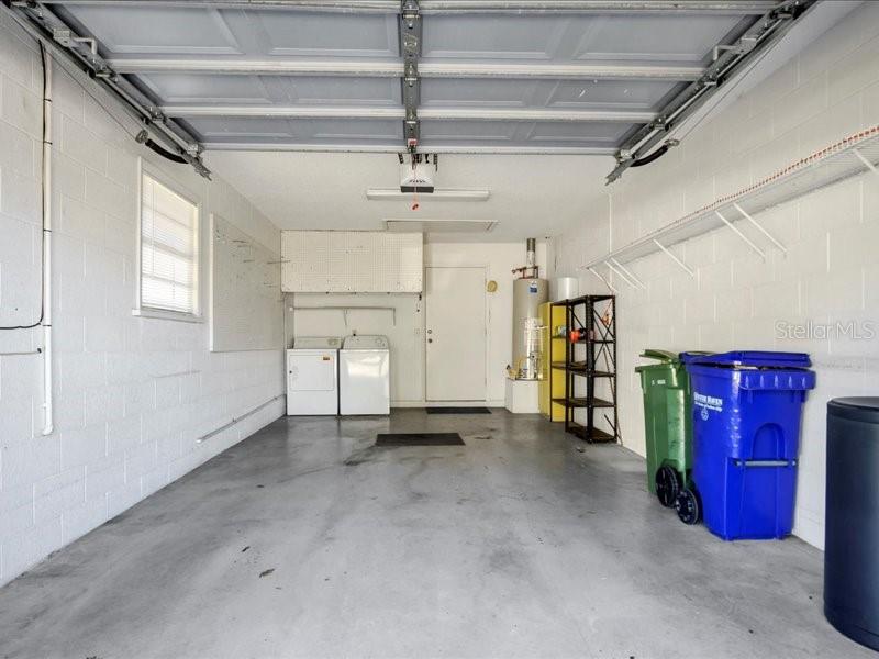 Image 22 of 37 For 1585 Oakview Circle, Se