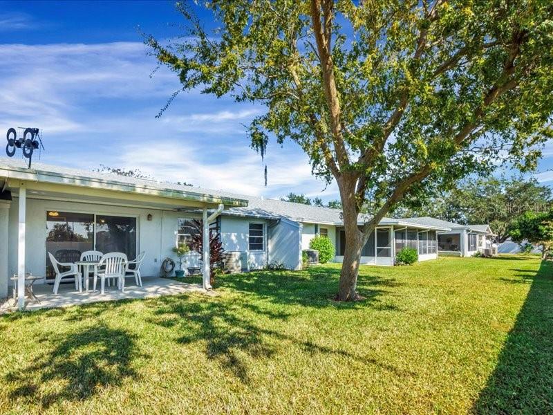 Image 26 of 37 For 1585 Oakview Circle, Se