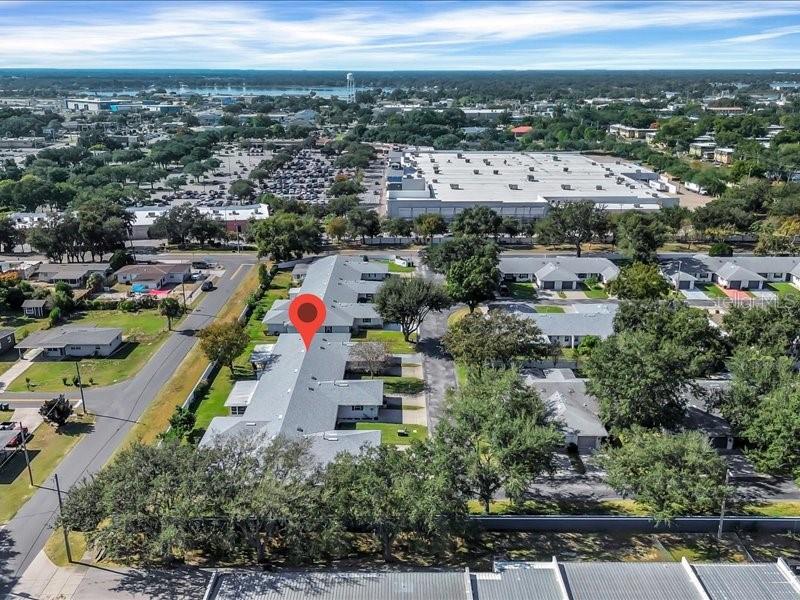 Image 31 of 37 For 1585 Oakview Circle, Se