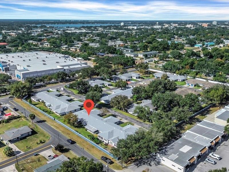 Image 32 of 37 For 1585 Oakview Circle, Se