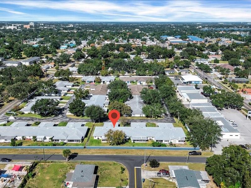 Image 33 of 37 For 1585 Oakview Circle, Se