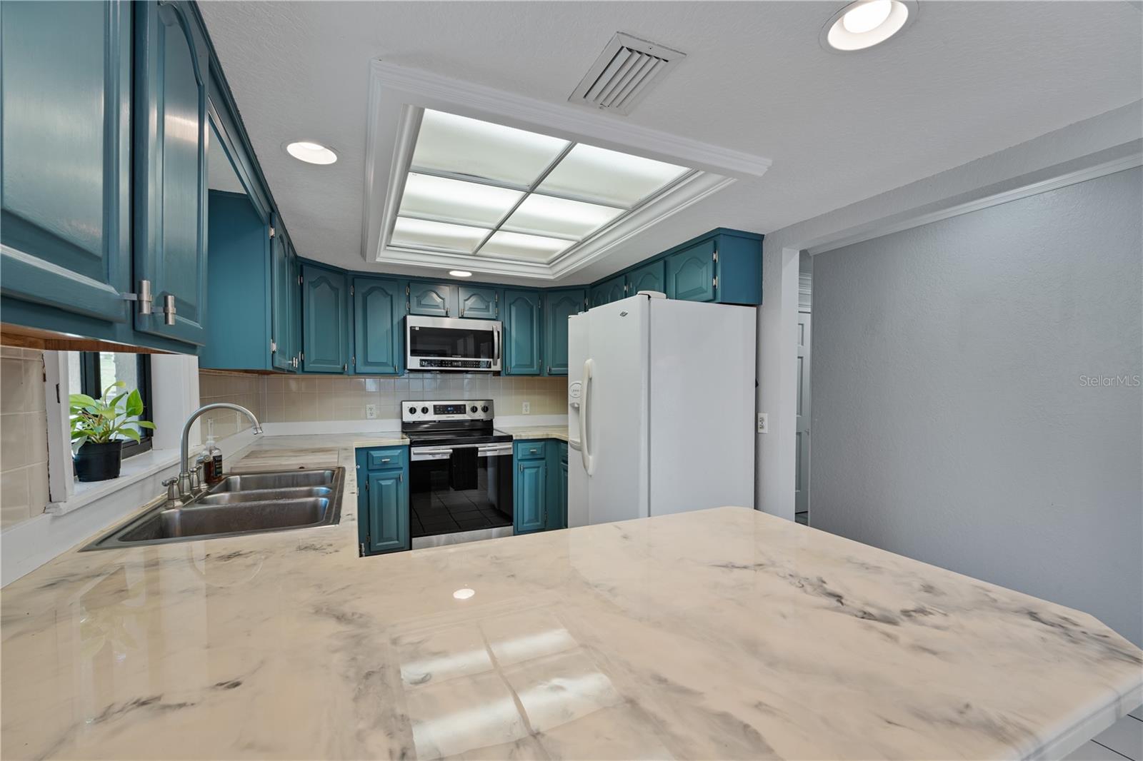 Image 32 of 50 For 11210 Elderberry Court