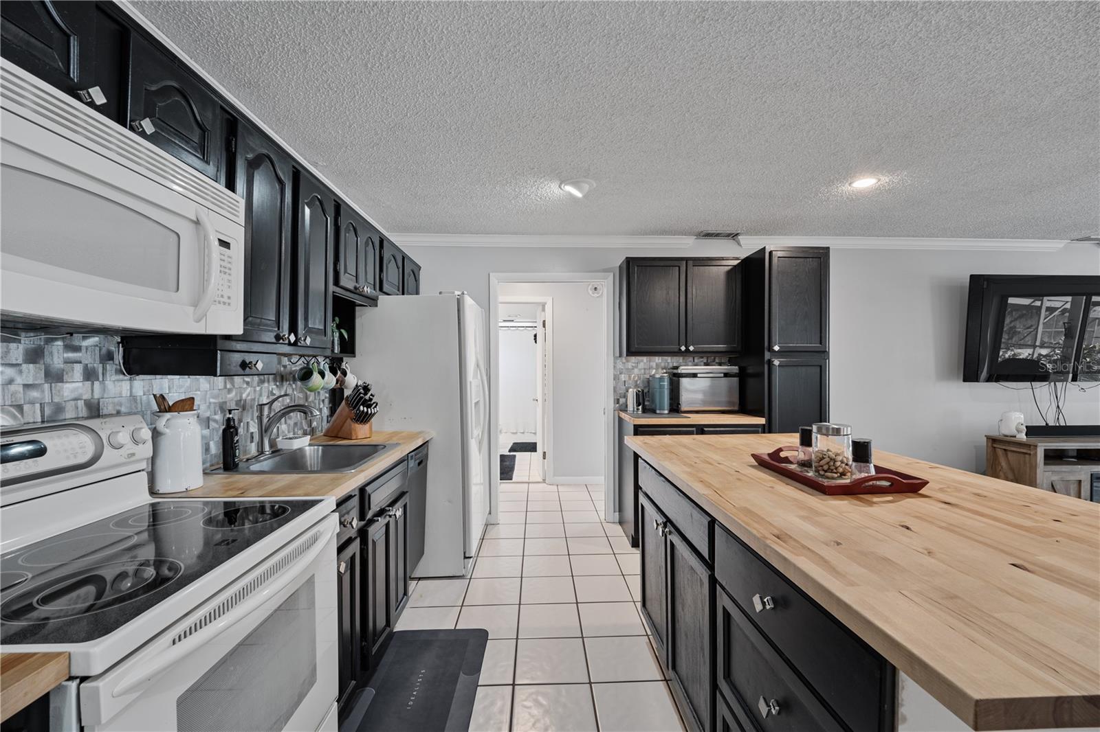 Image 7 of 50 For 11210 Elderberry Court