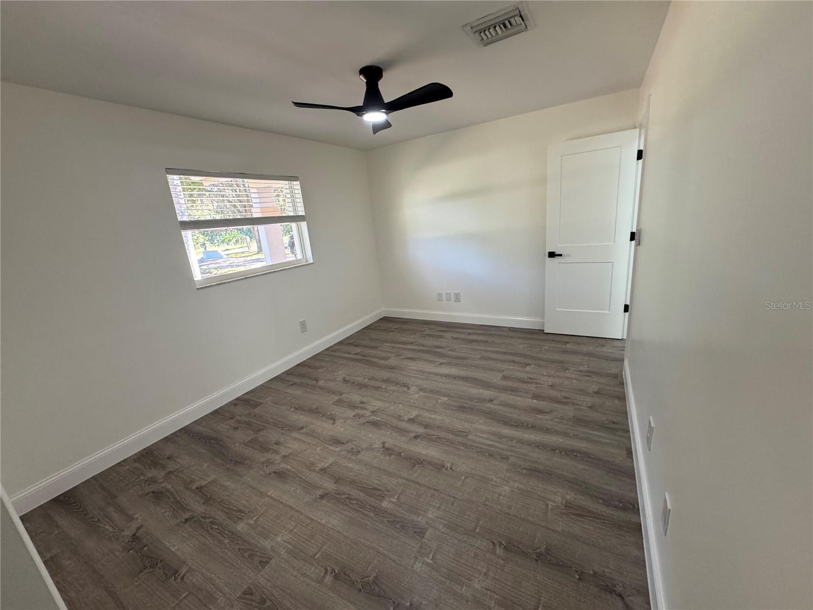 Image 17 of 25 For 2070 Seminole Boulevard