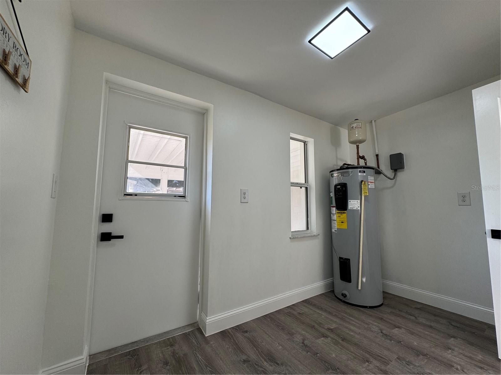 Image 22 of 25 For 2070 Seminole Boulevard