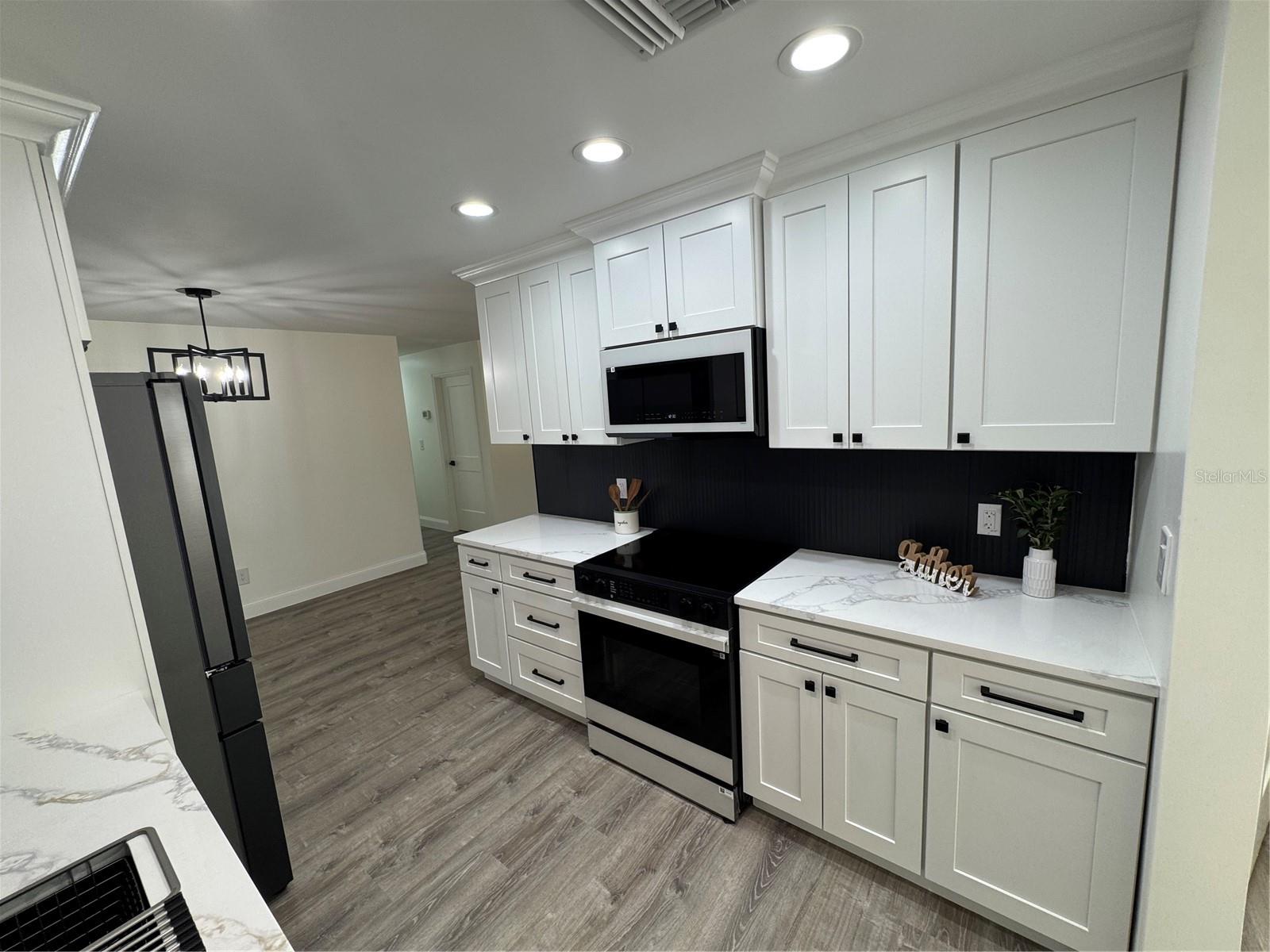 Image 4 of 25 For 2070 Seminole Boulevard