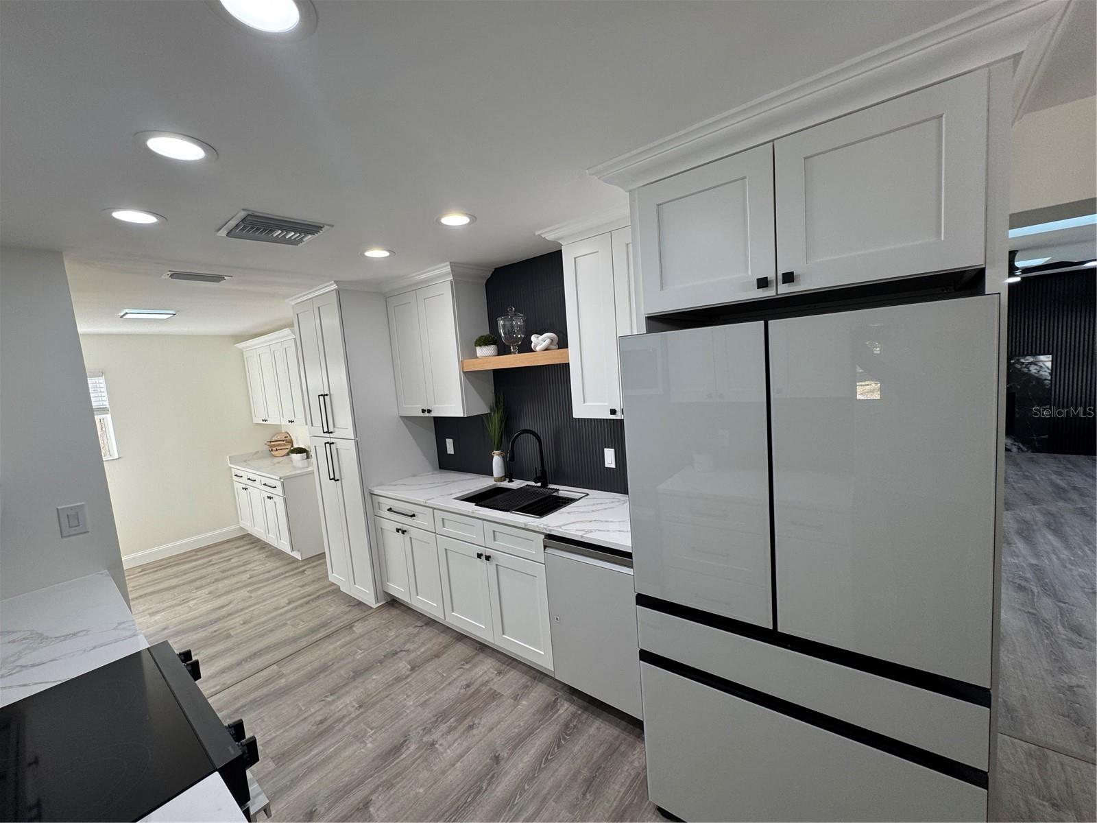 Image 5 of 25 For 2070 Seminole Boulevard