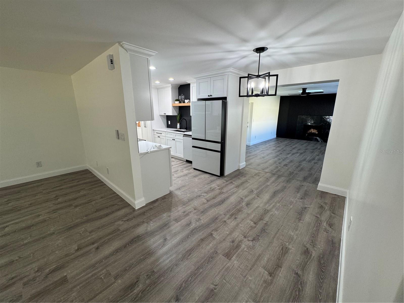 Image 8 of 25 For 2070 Seminole Boulevard