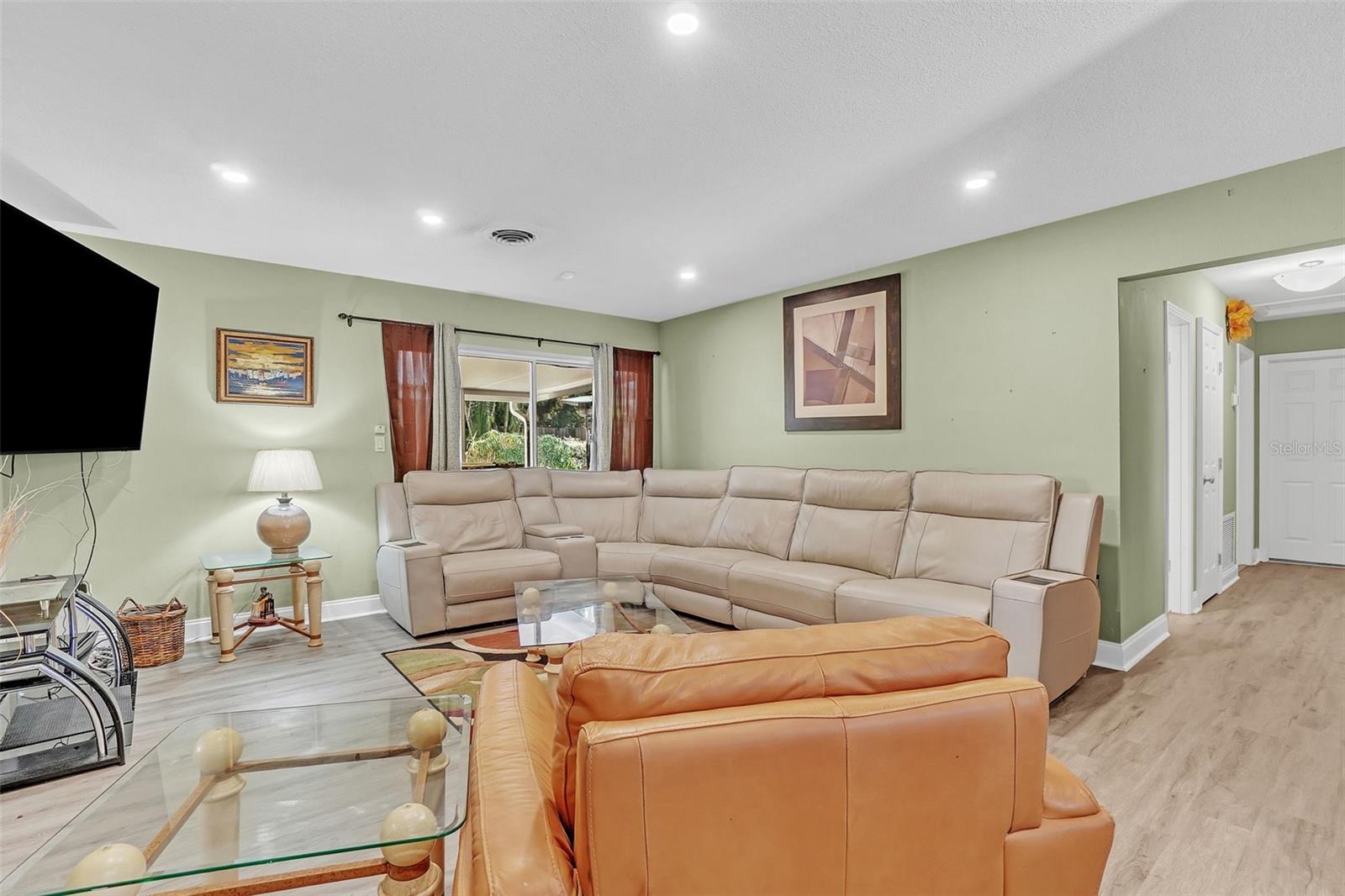 Image 10 of 28 For 5643 Satel Drive