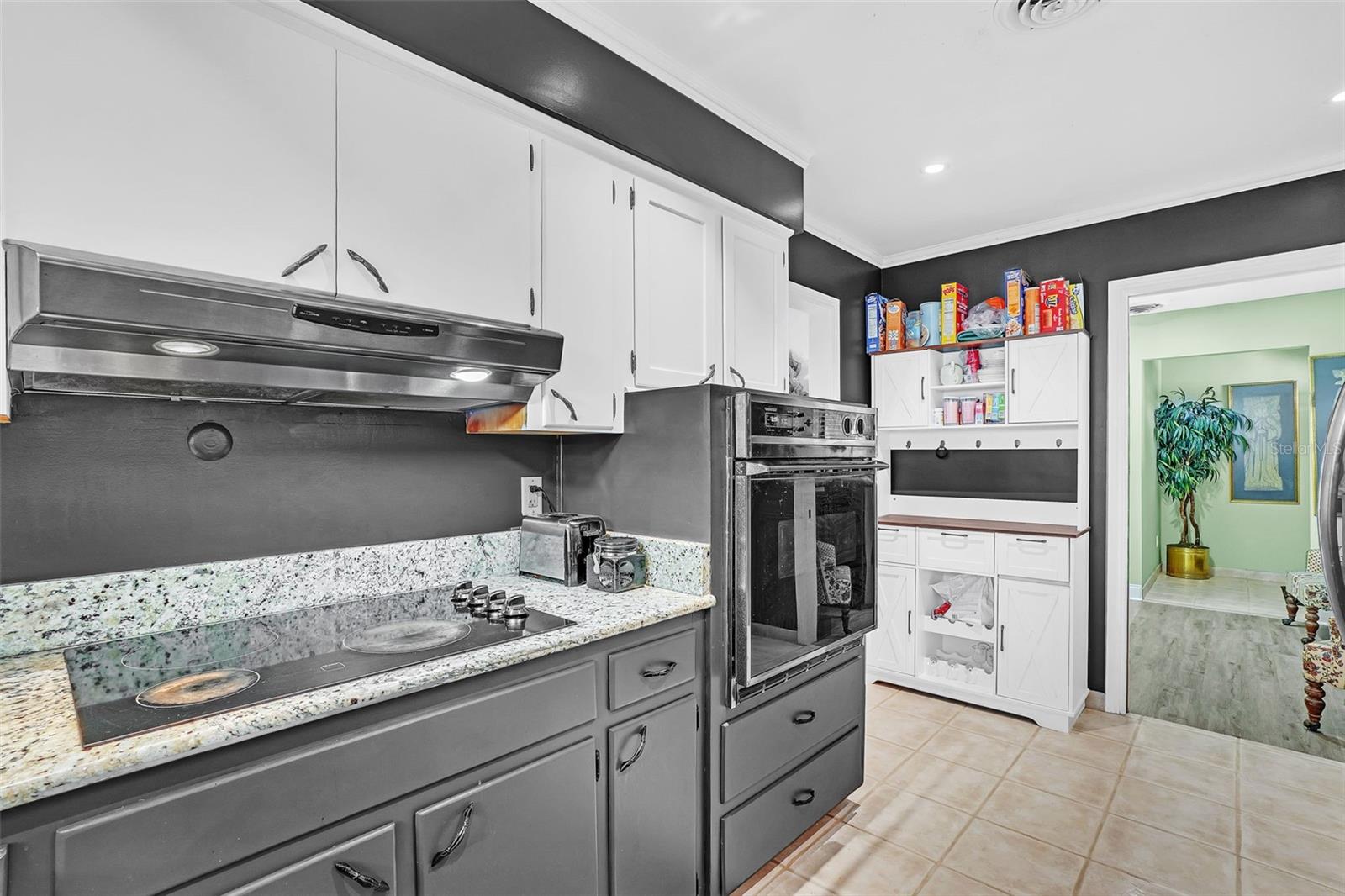 Image 15 of 28 For 5643 Satel Drive