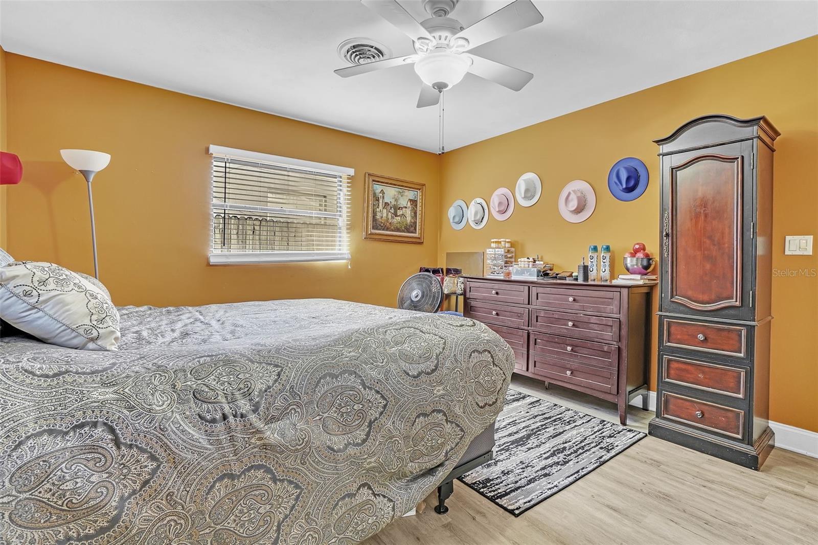 Image 20 of 28 For 5643 Satel Drive