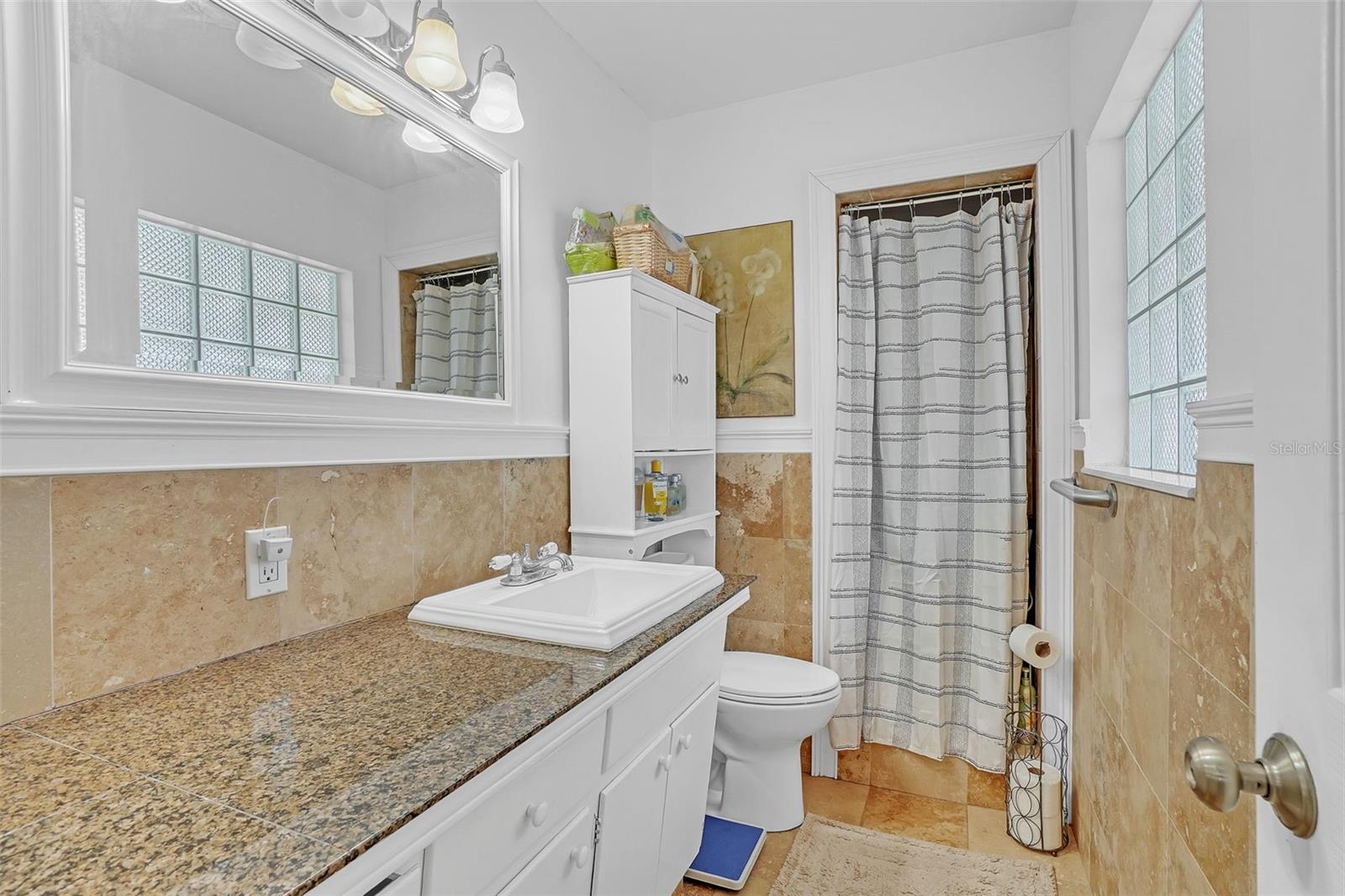 Image 22 of 28 For 5643 Satel Drive