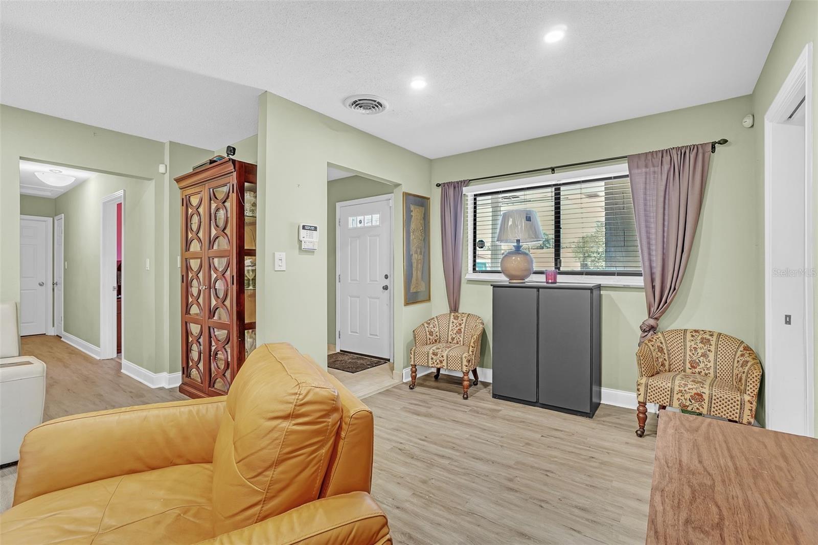 Image 8 of 28 For 5643 Satel Drive