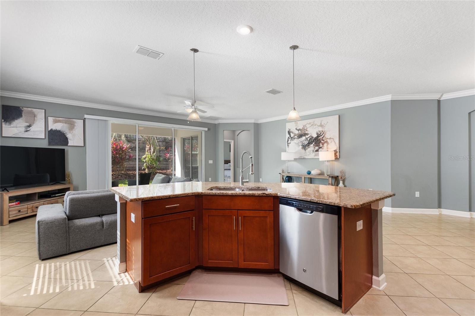 Image 10 of 60 For 1414 Clubman Dr