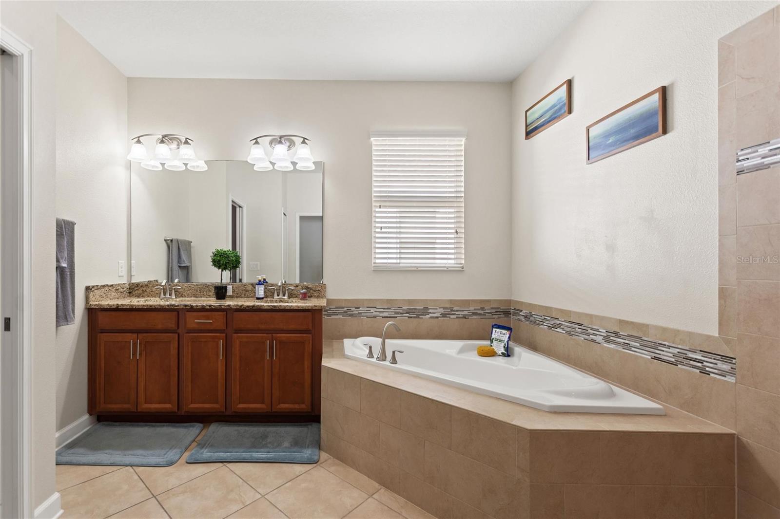 Image 19 of 60 For 1414 Clubman Dr