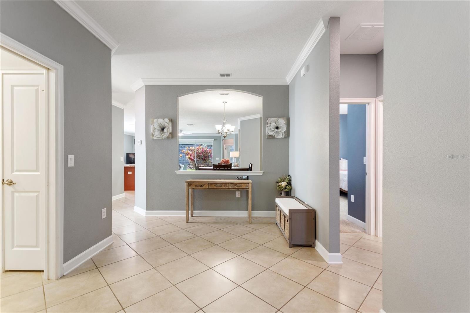 Image 3 of 60 For 1414 Clubman Dr