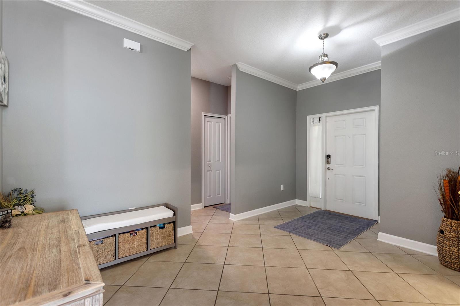 Image 4 of 60 For 1414 Clubman Dr