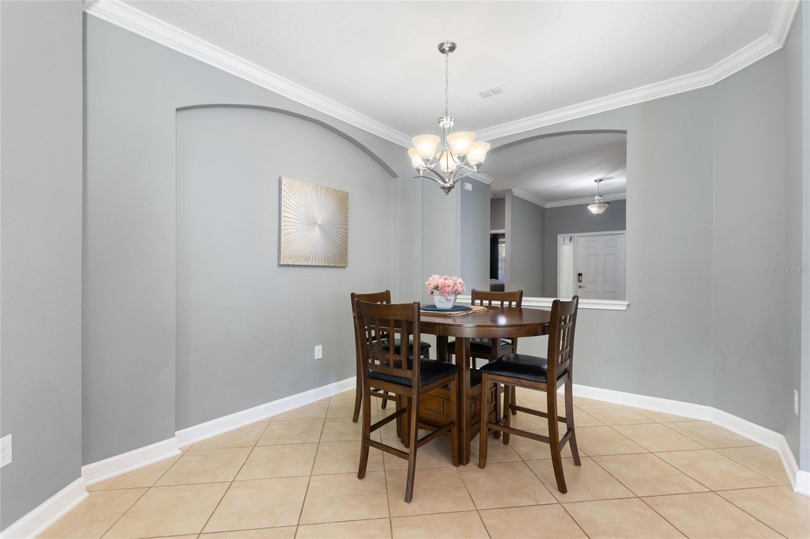 Image 5 of 60 For 1414 Clubman Dr