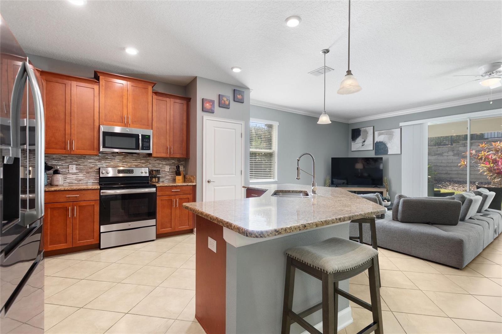 Image 7 of 60 For 1414 Clubman Dr