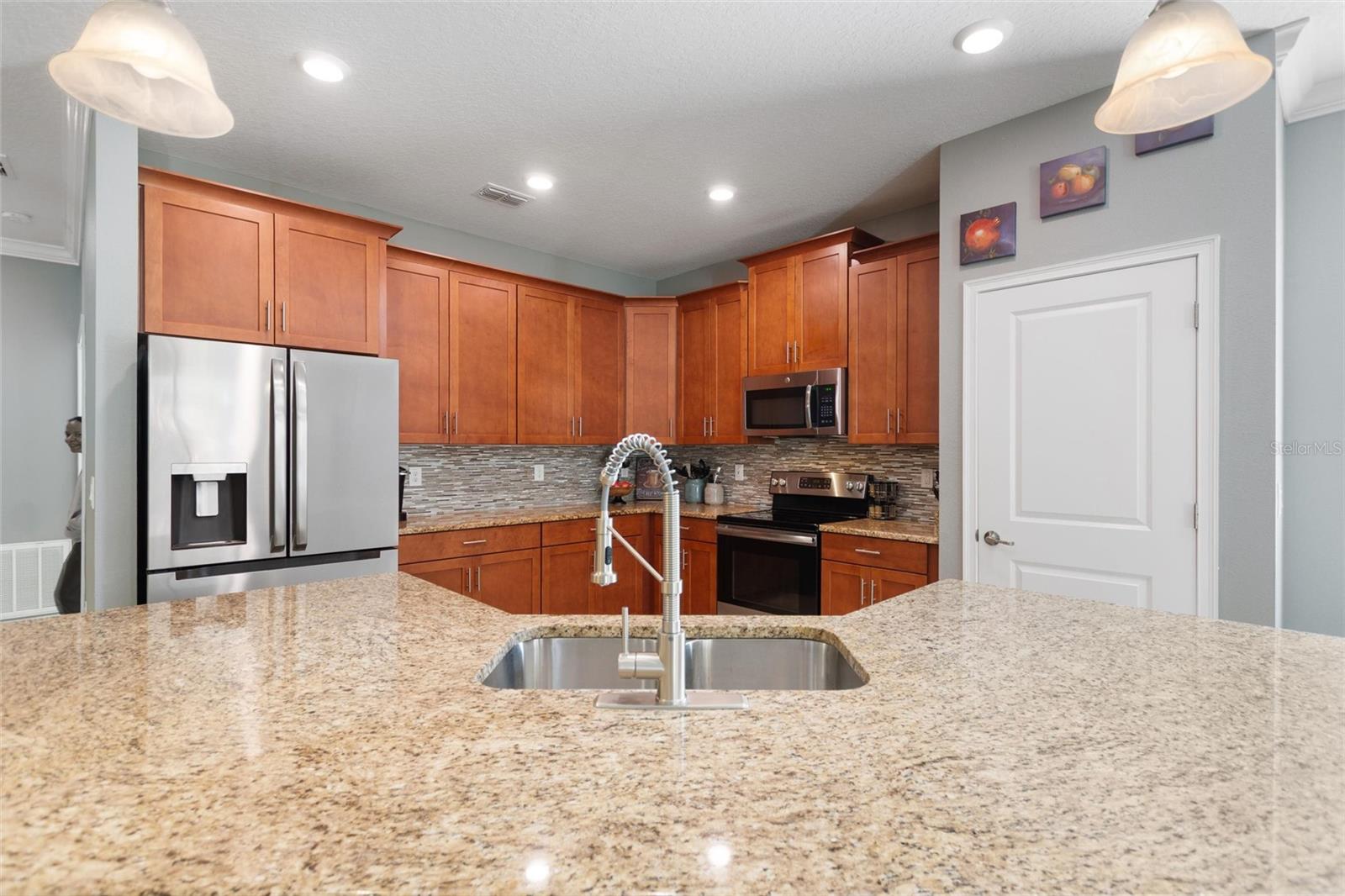 Image 8 of 60 For 1414 Clubman Dr