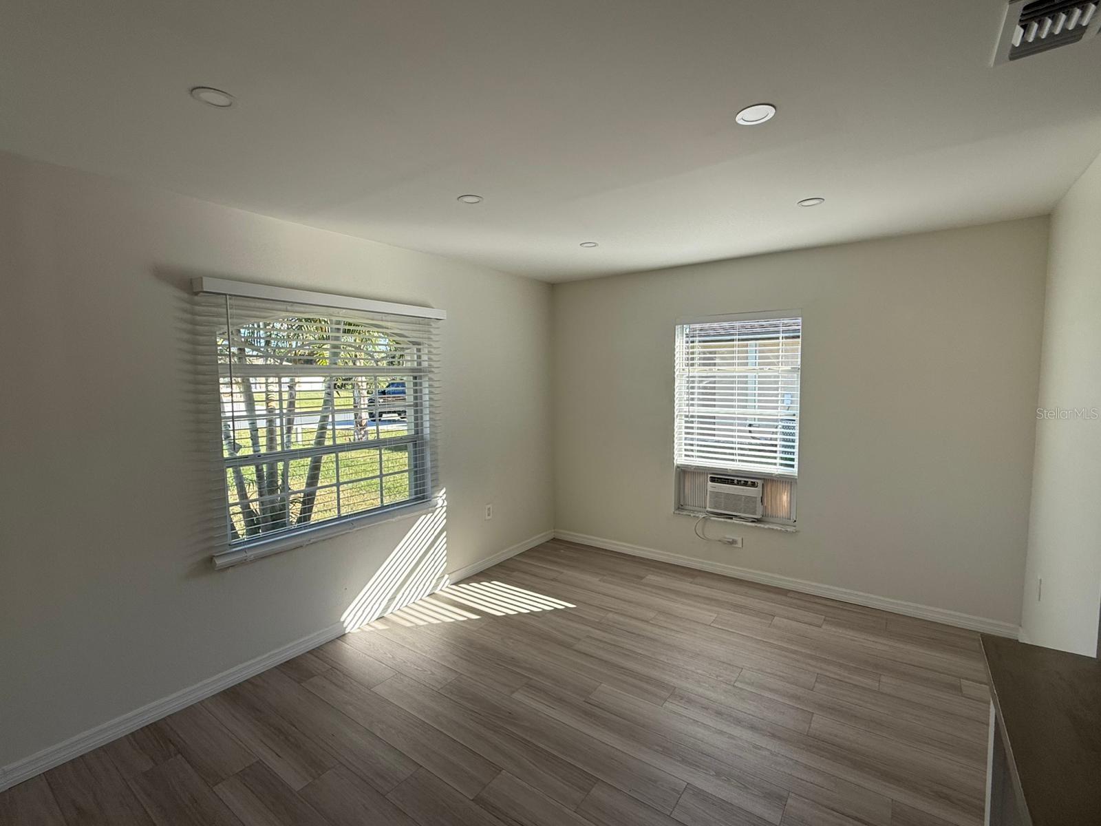 Image 20 of 29 For 2904 Evans Way