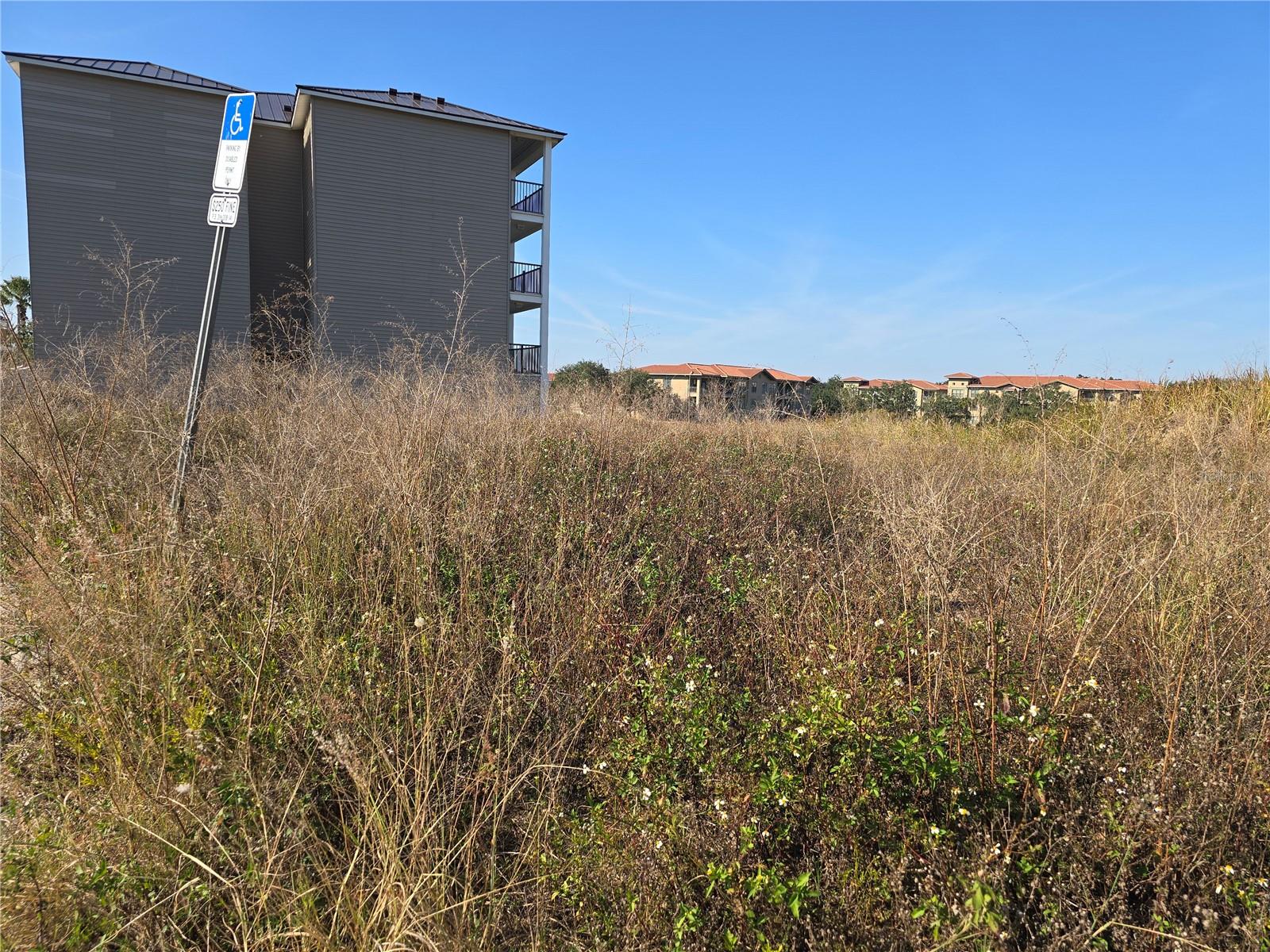 Image 4 of 11 For 821 Retreat Boulevard 102