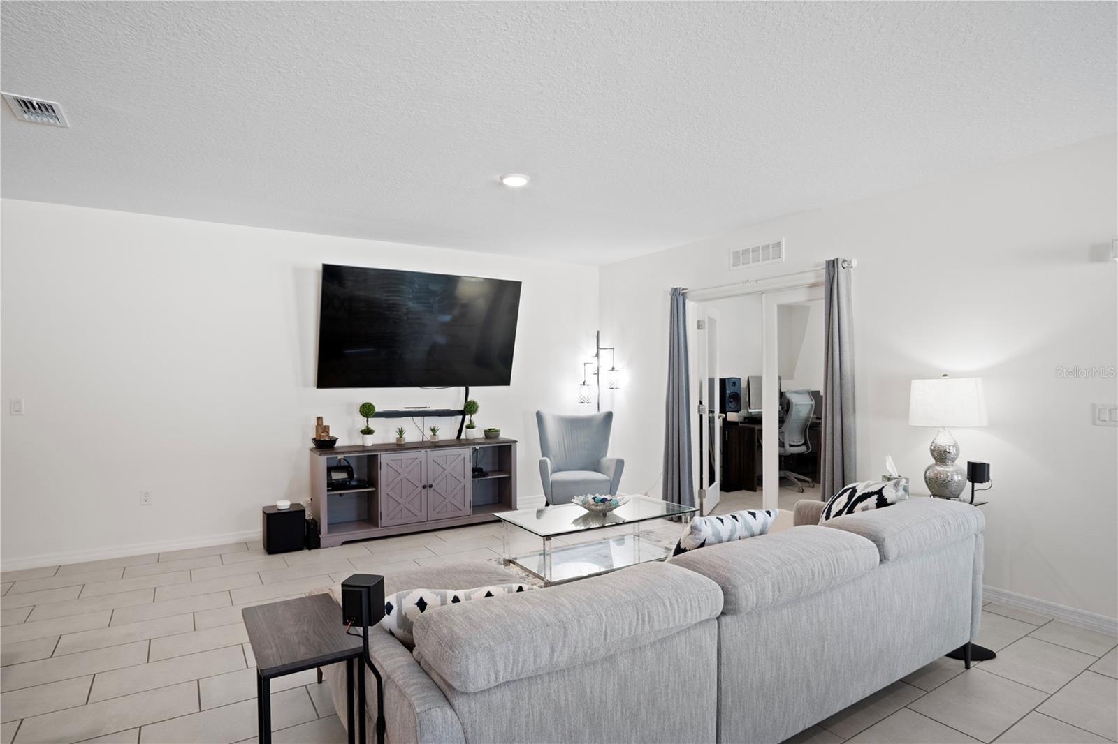 Image 21 of 44 For 15155 Silver Eagle Road