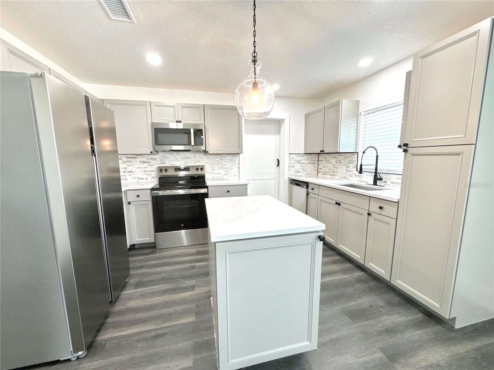 Image 4 of 15 For 1417 Ambassador Avenue