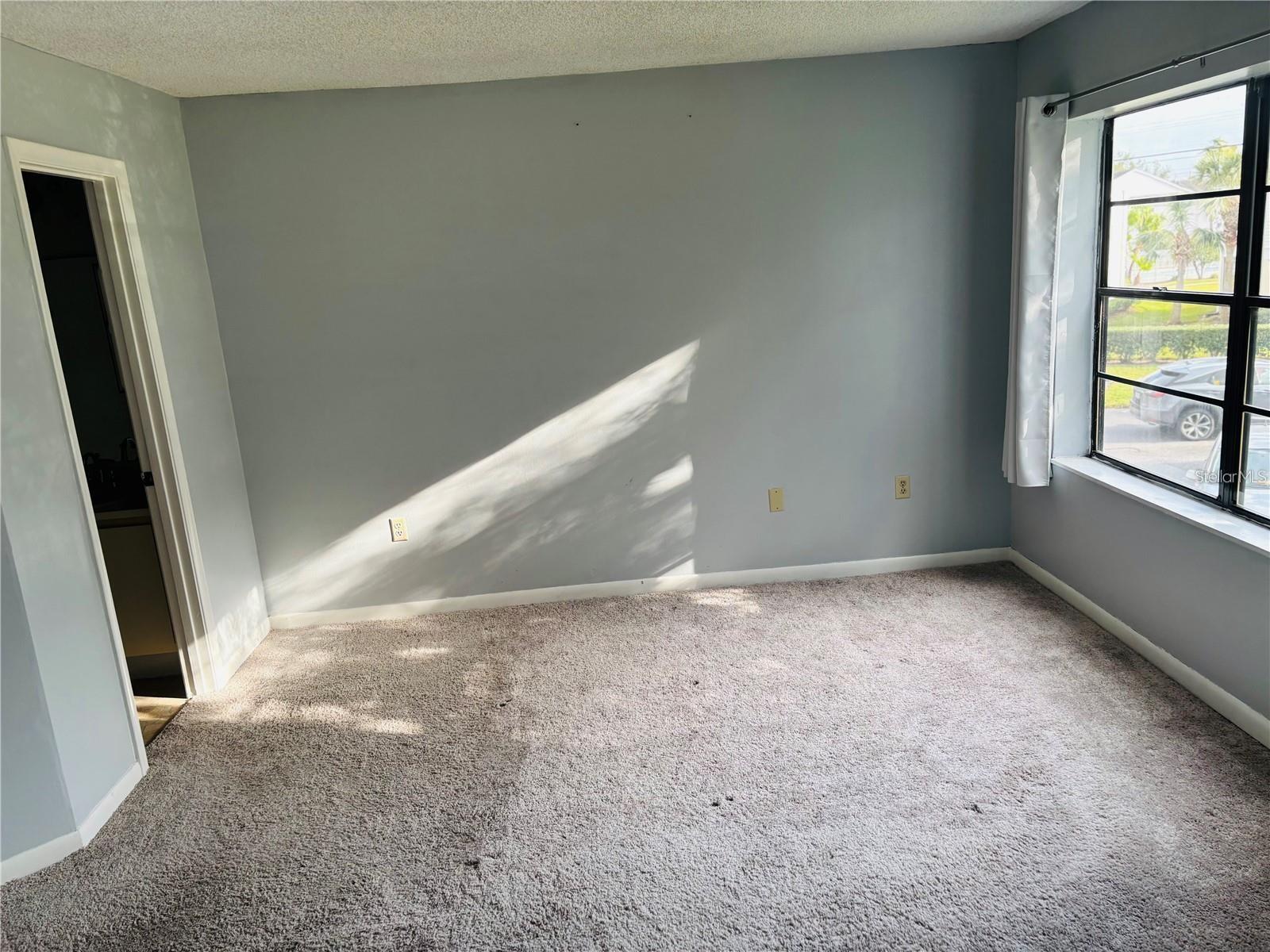 Image 12 of 22 For 3854 Southpointe Drive 1