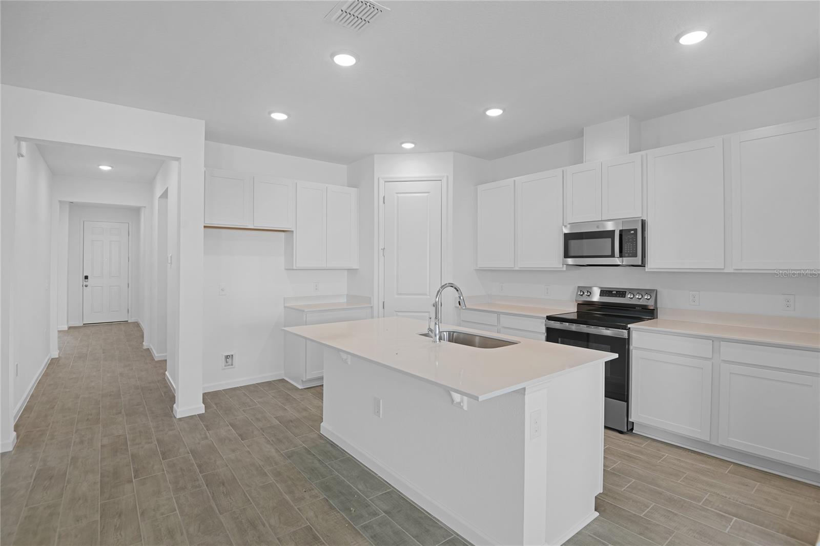 Image 4 of 16 For 5351 Mickey Avenue