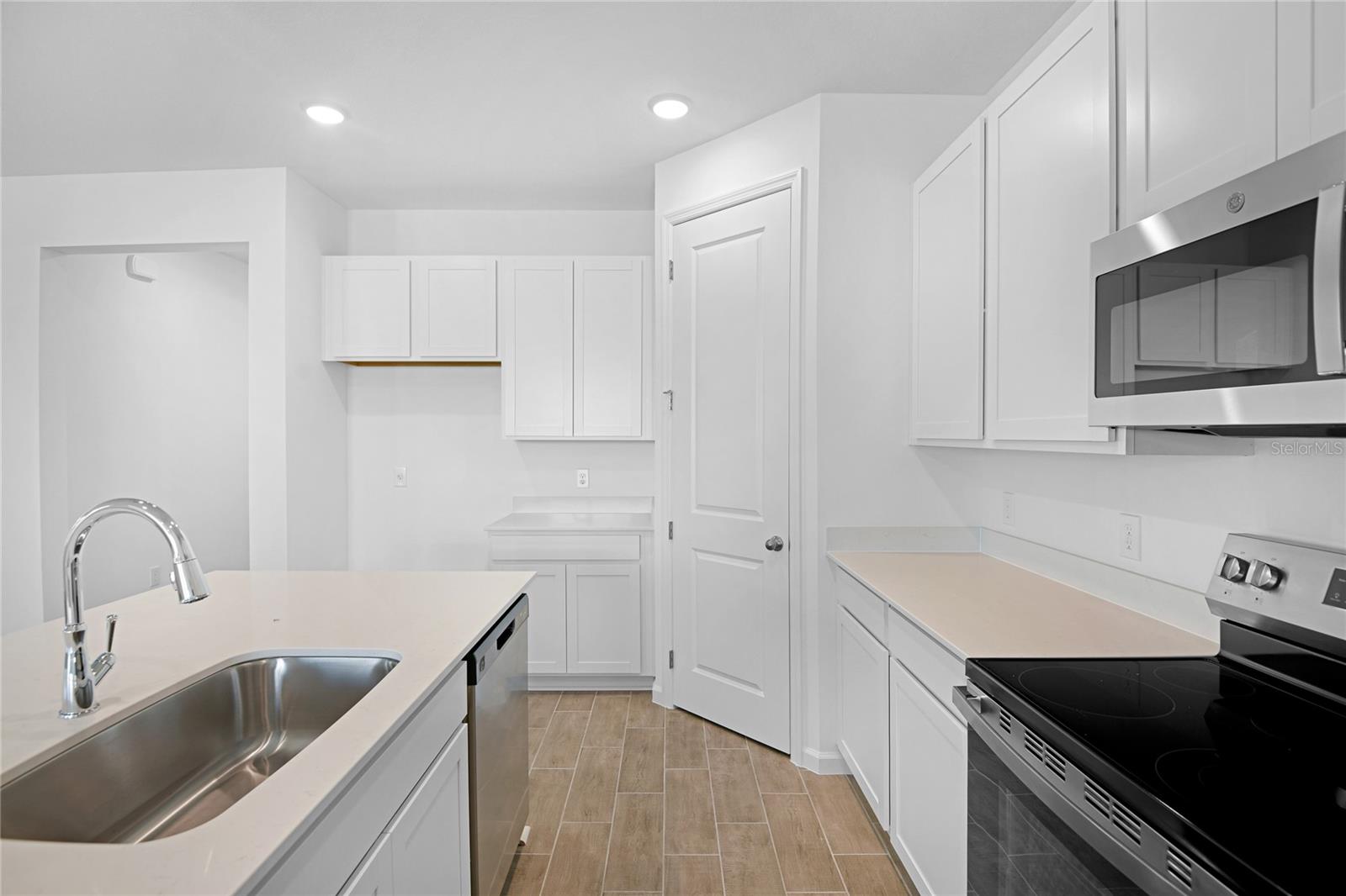 Image 6 of 16 For 5351 Mickey Avenue