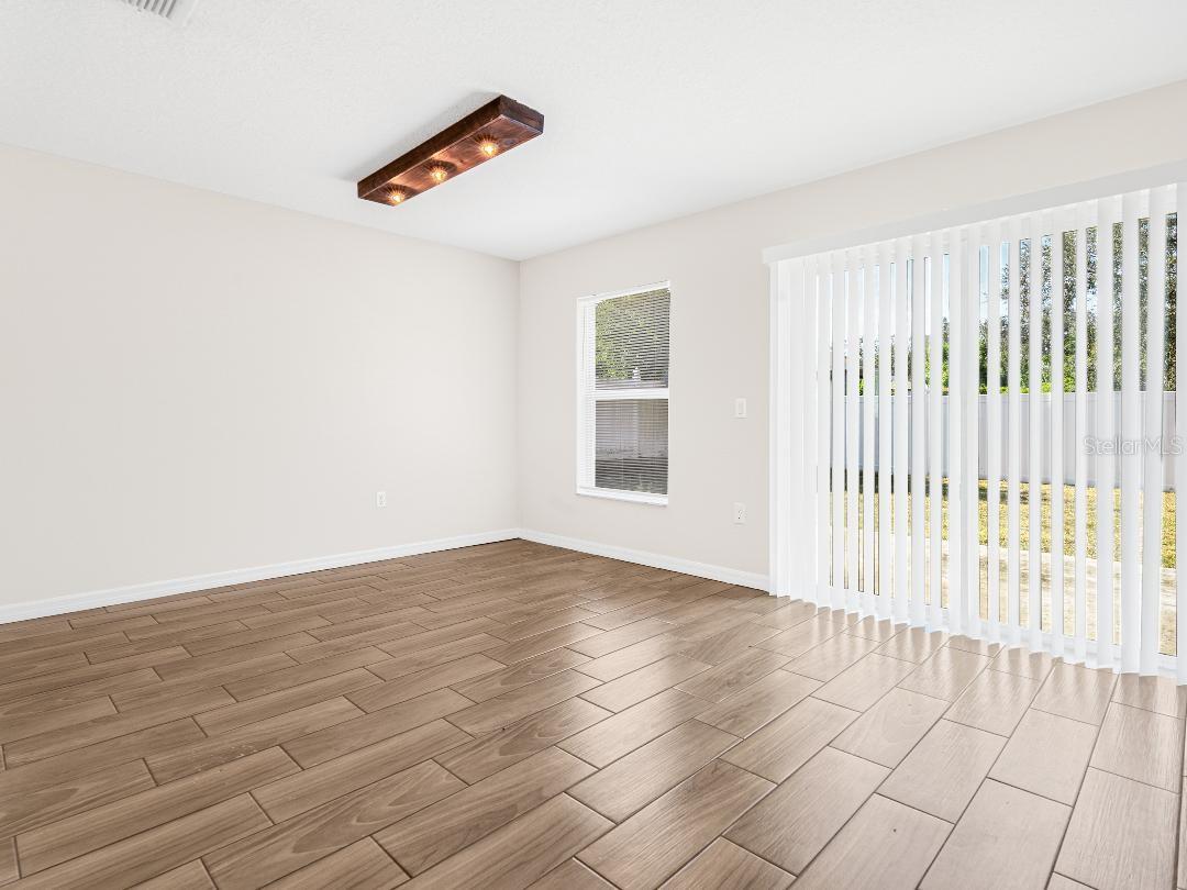 Image 5 of 26 For 411 Manitoba Drive