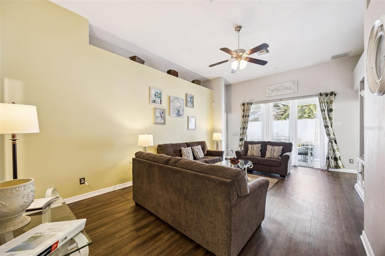 Image 10 of 39 For 142 Plumoso Loop