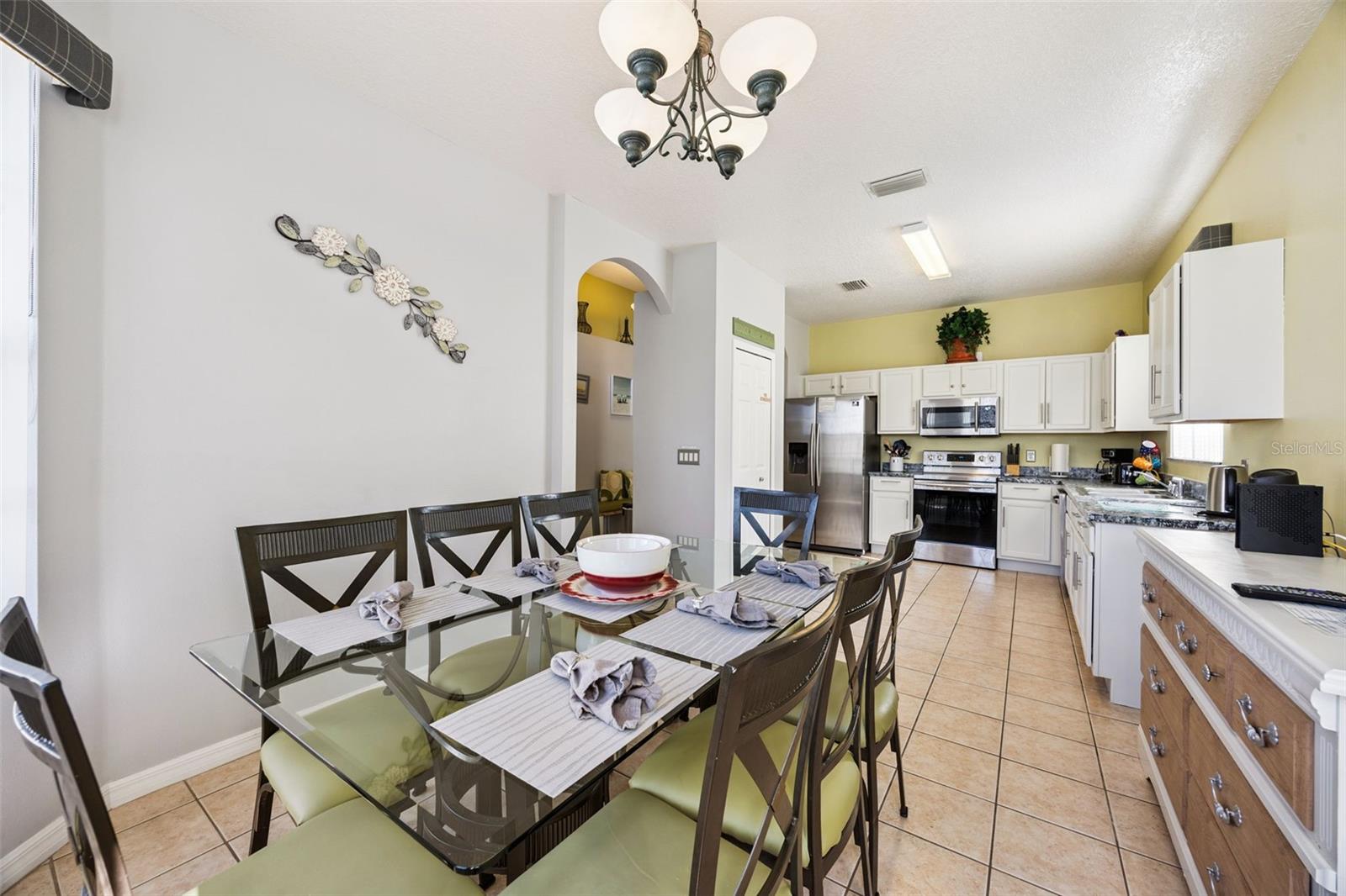 Image 12 of 39 For 142 Plumoso Loop