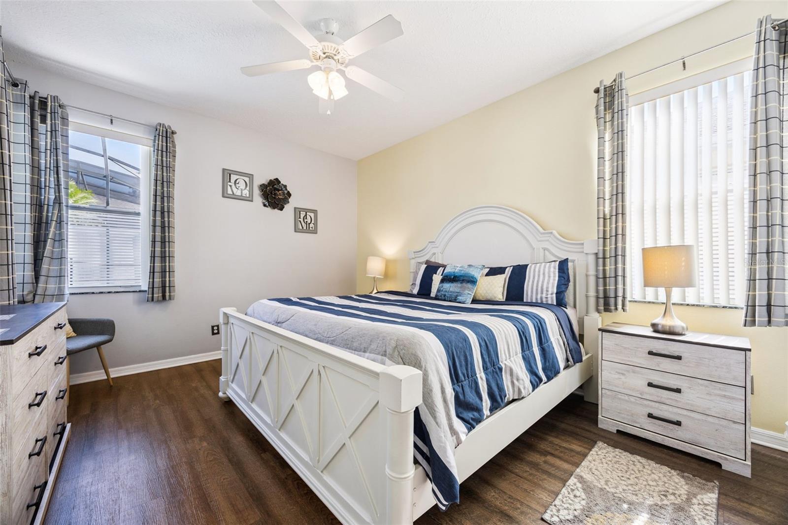 Image 15 of 39 For 142 Plumoso Loop