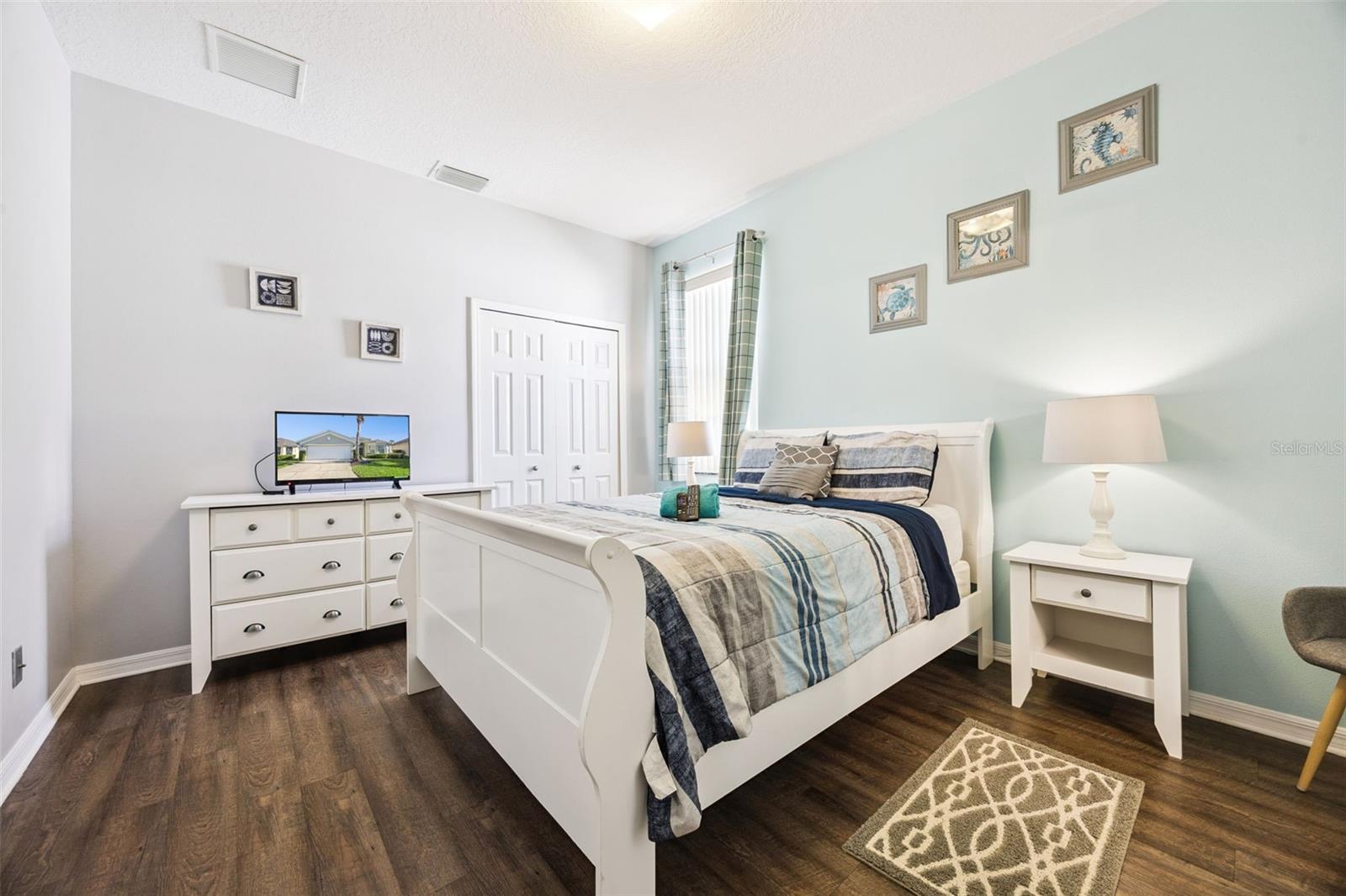 Image 17 of 39 For 142 Plumoso Loop