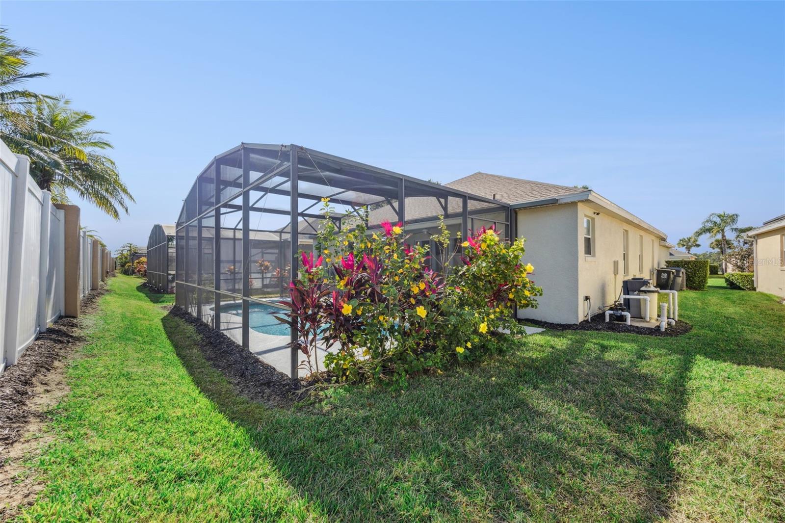 Image 29 of 39 For 142 Plumoso Loop