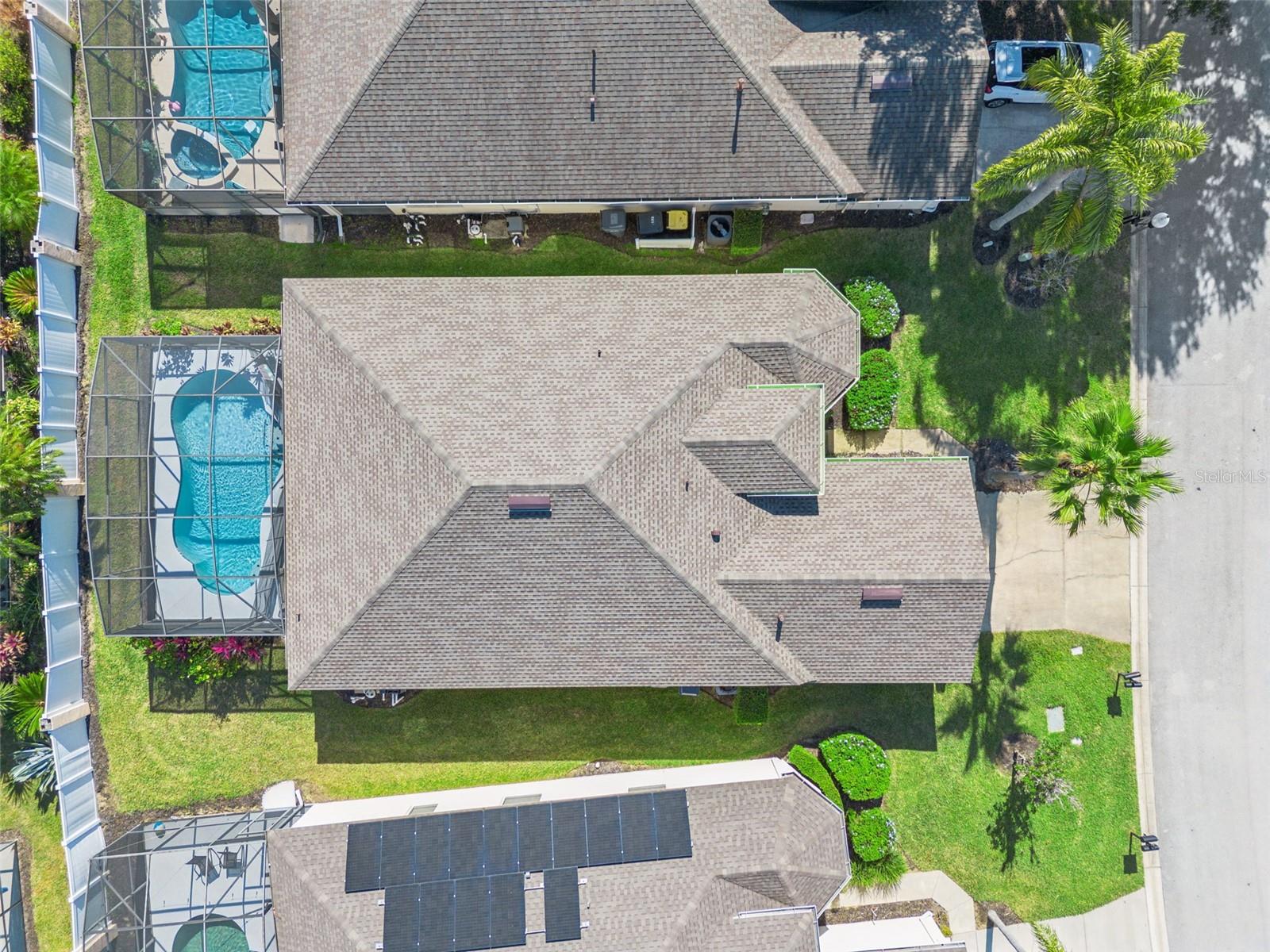 Image 38 of 39 For 142 Plumoso Loop