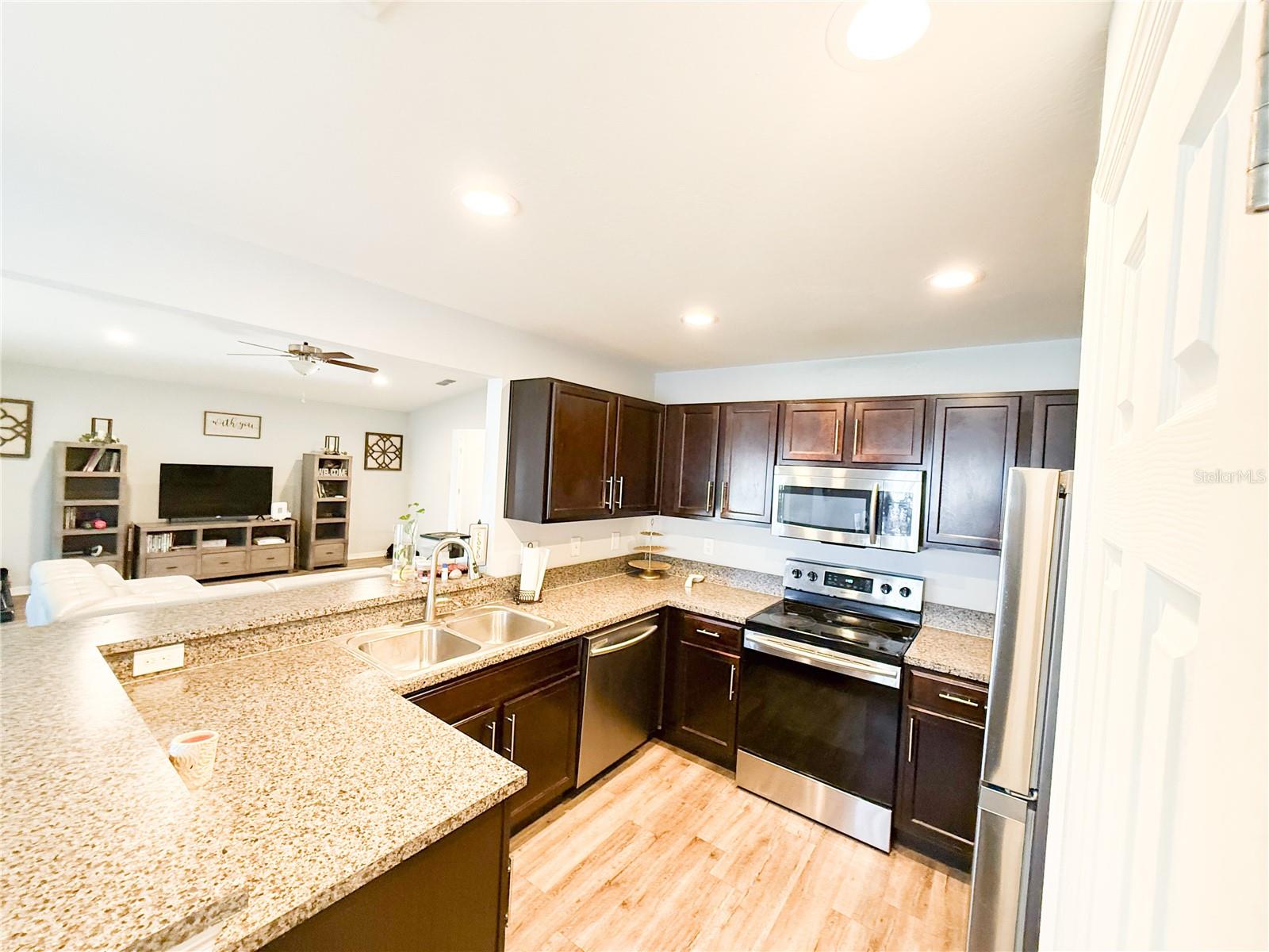 Image 11 of 25 For 233 Cattail Wy