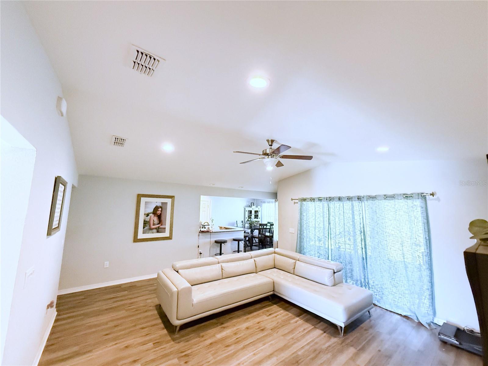 Image 5 of 25 For 233 Cattail Wy