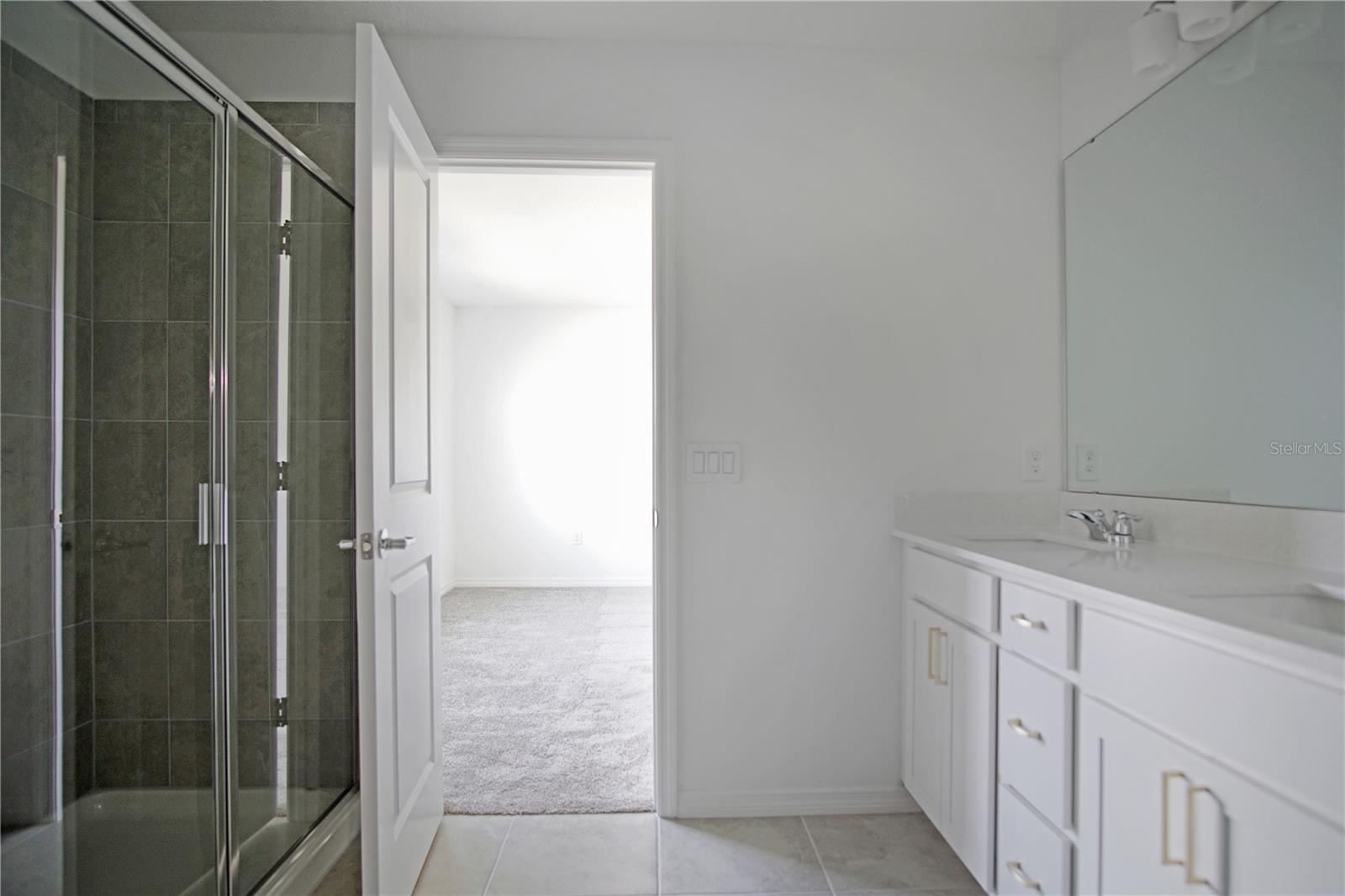 Image 19 of 42 For 477 Waterford Drive