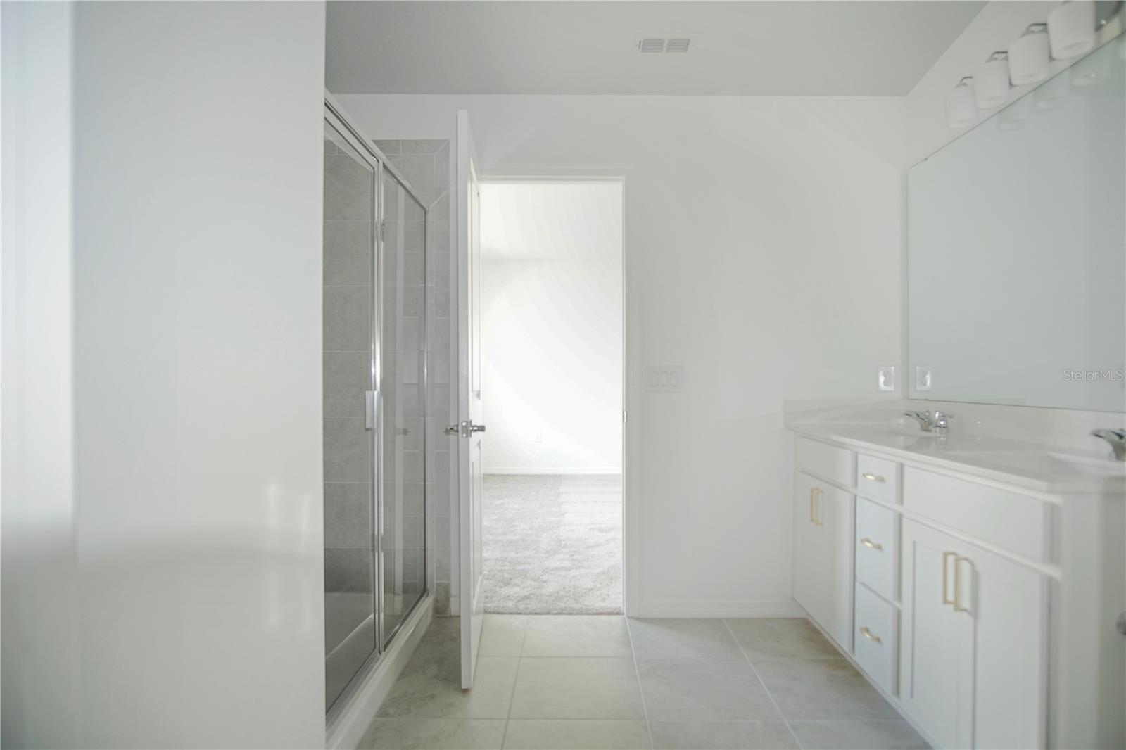 Image 21 of 42 For 477 Waterford Drive