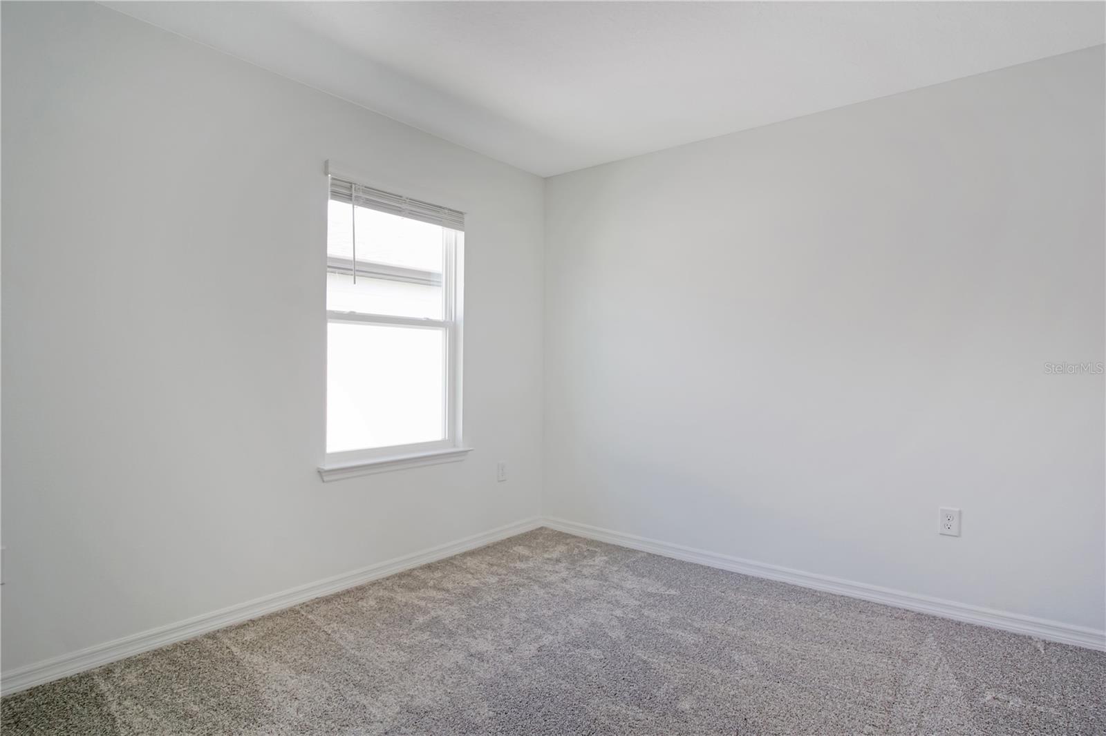 Image 28 of 42 For 477 Waterford Drive