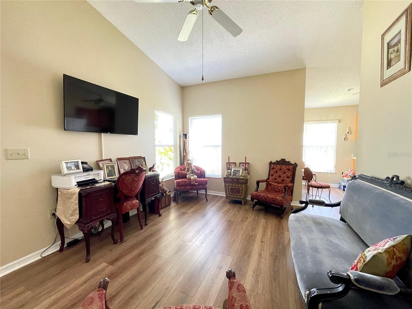 Image 21 of 45 For 6323 Silver Lakes Drive E